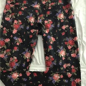 intro. Black and Red Floral Leggings